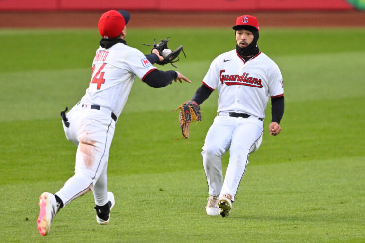 Slumping Astros wallop Guardians, 9-2